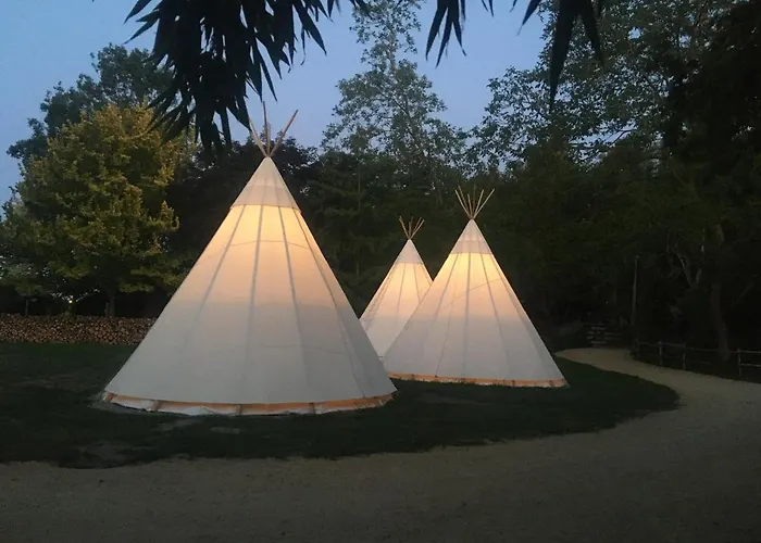 Domaine De Carnin Luxury tent *