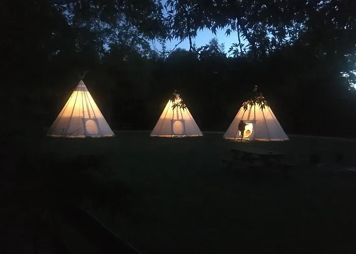 Domaine De Carnin Luxury tent *
